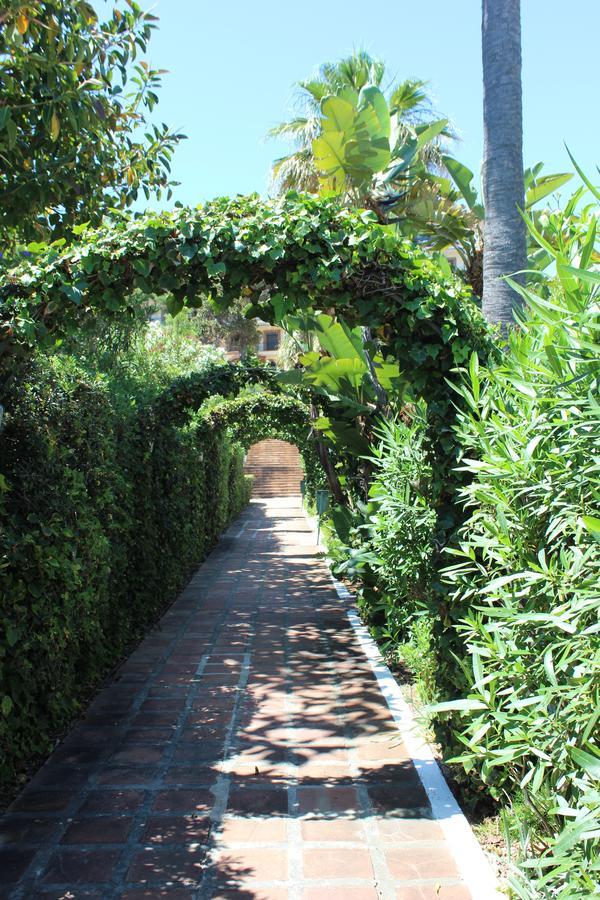 Mansion Alhamar - 2 Bedroom, Frontline Beach, Mountain Views, Full Size Pool, Tennis Courts, Close To Shops, On-Site Bar & Chiringuito Sitio de Calahonda Eksteriør bilde